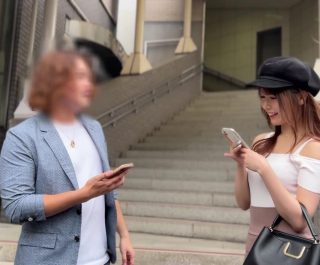 Tình một đêm với hai chàng trai mạnh mẽ